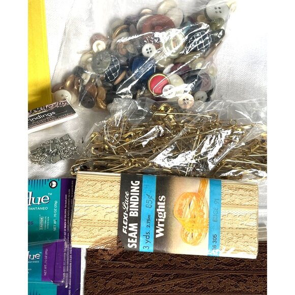 Sewing Craft Lot Supplies Bias Tape Piping Buttons Jewelry Vintage Seamstress - Picture 5 of 5